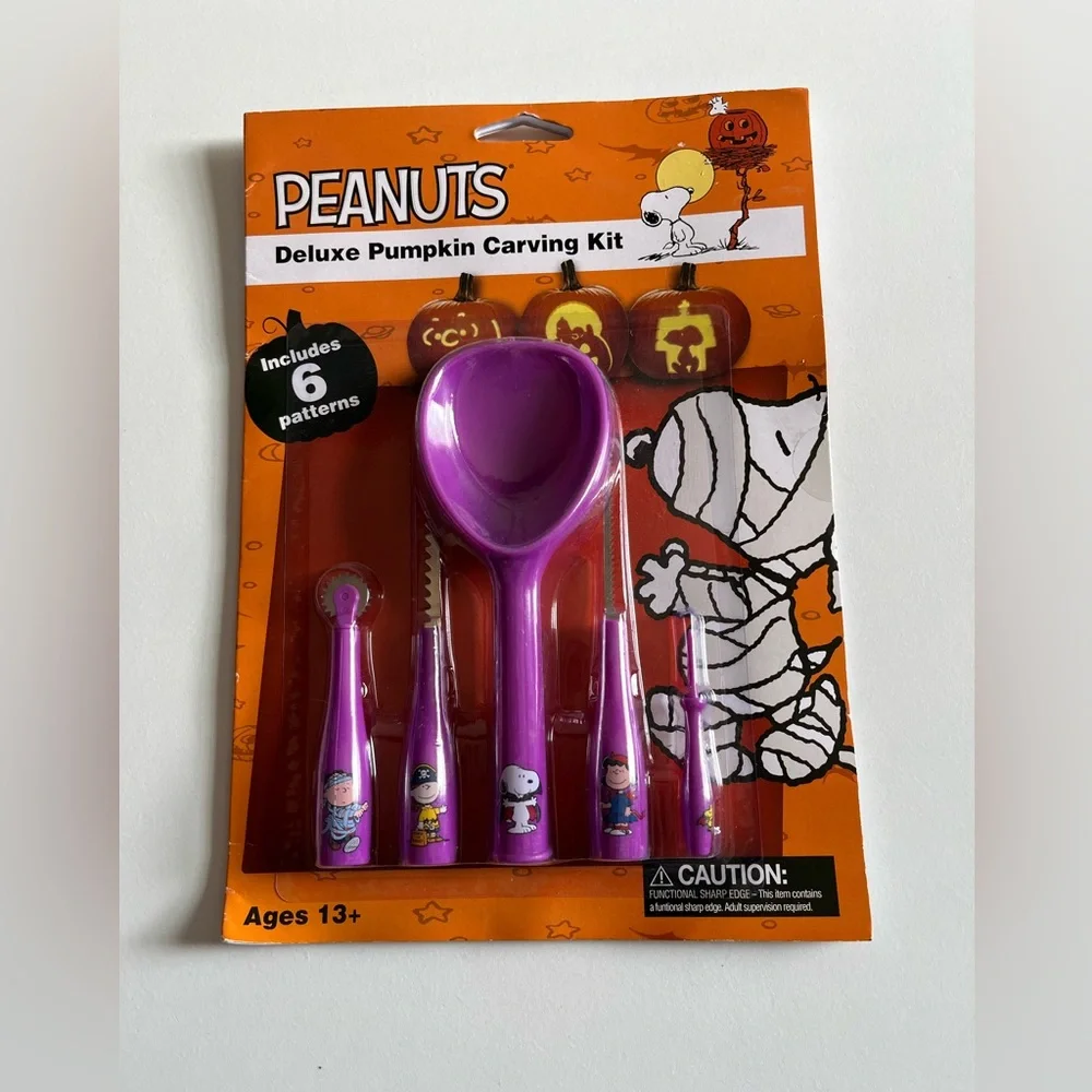 New Peanuts Deluxe Halloween pumpkin carving kit- tools & stencils.